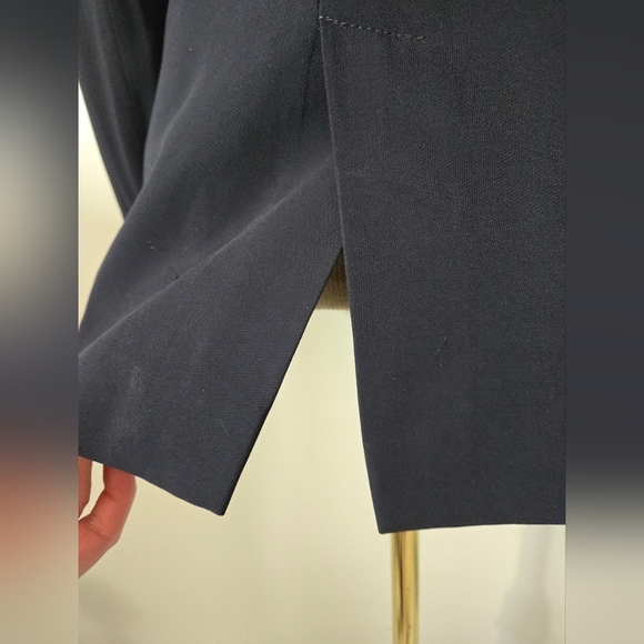 MASSIMO DUTTI Women's Navy Fitted Double-Breasted Blazer. Size 2 - Picture 8 of 15